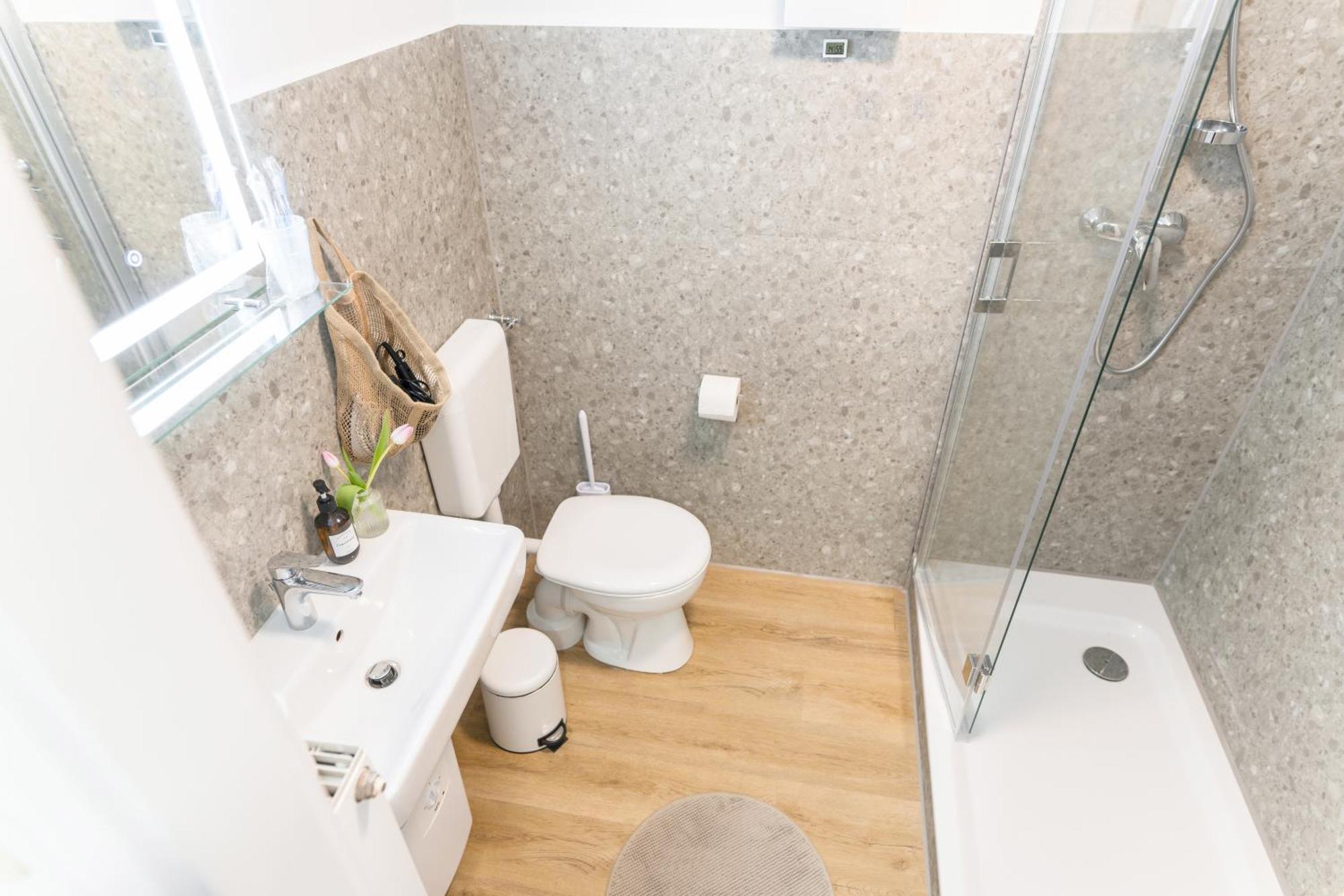 Wolfsburg Innenstadt - Happyhome - Direkt In Der Porschestrasse, 5 Personen & Kind, 3 Zimmer エクステリア 写真